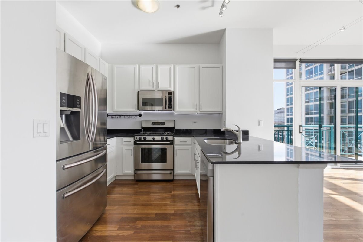 340 W SUPERIOR Street #1601, Chicago, IL