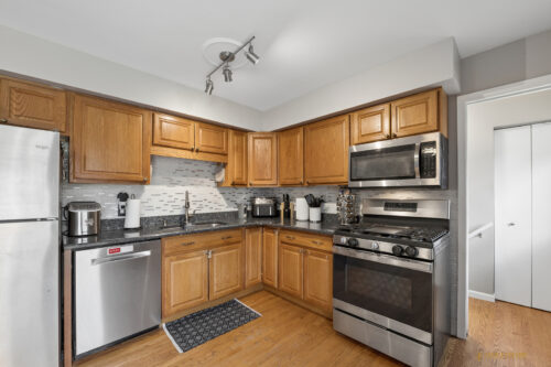 306 Juniper Road, Island Lake, IL