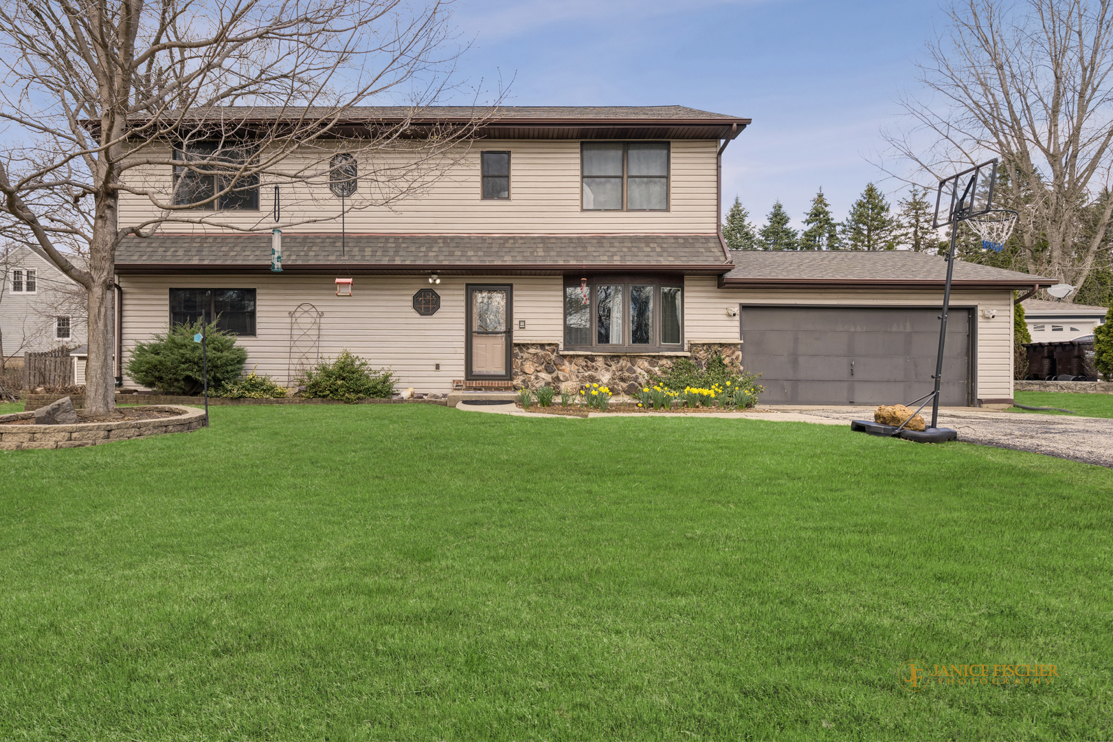 306 Juniper Road, Island Lake, IL