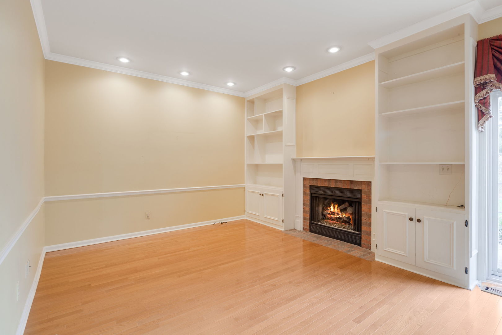 2104 Foxfield Road, St. Charles, IL