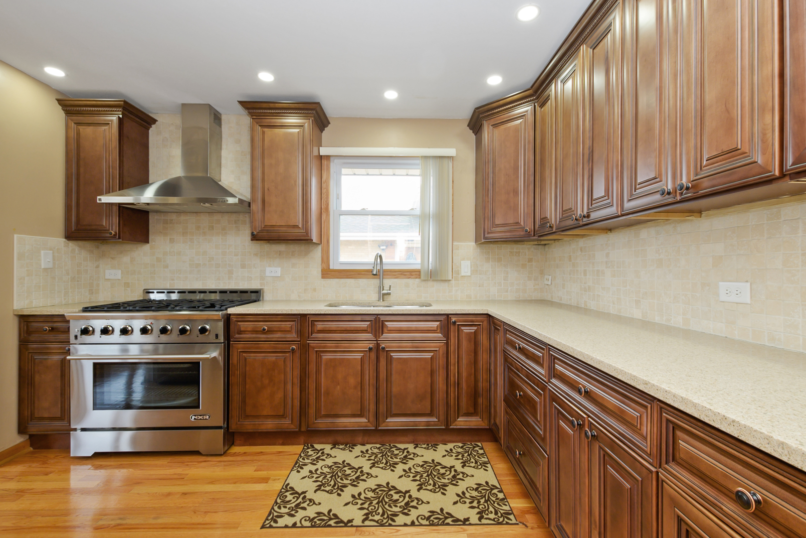 8037 Mcvicker Avenue, Burbank, IL