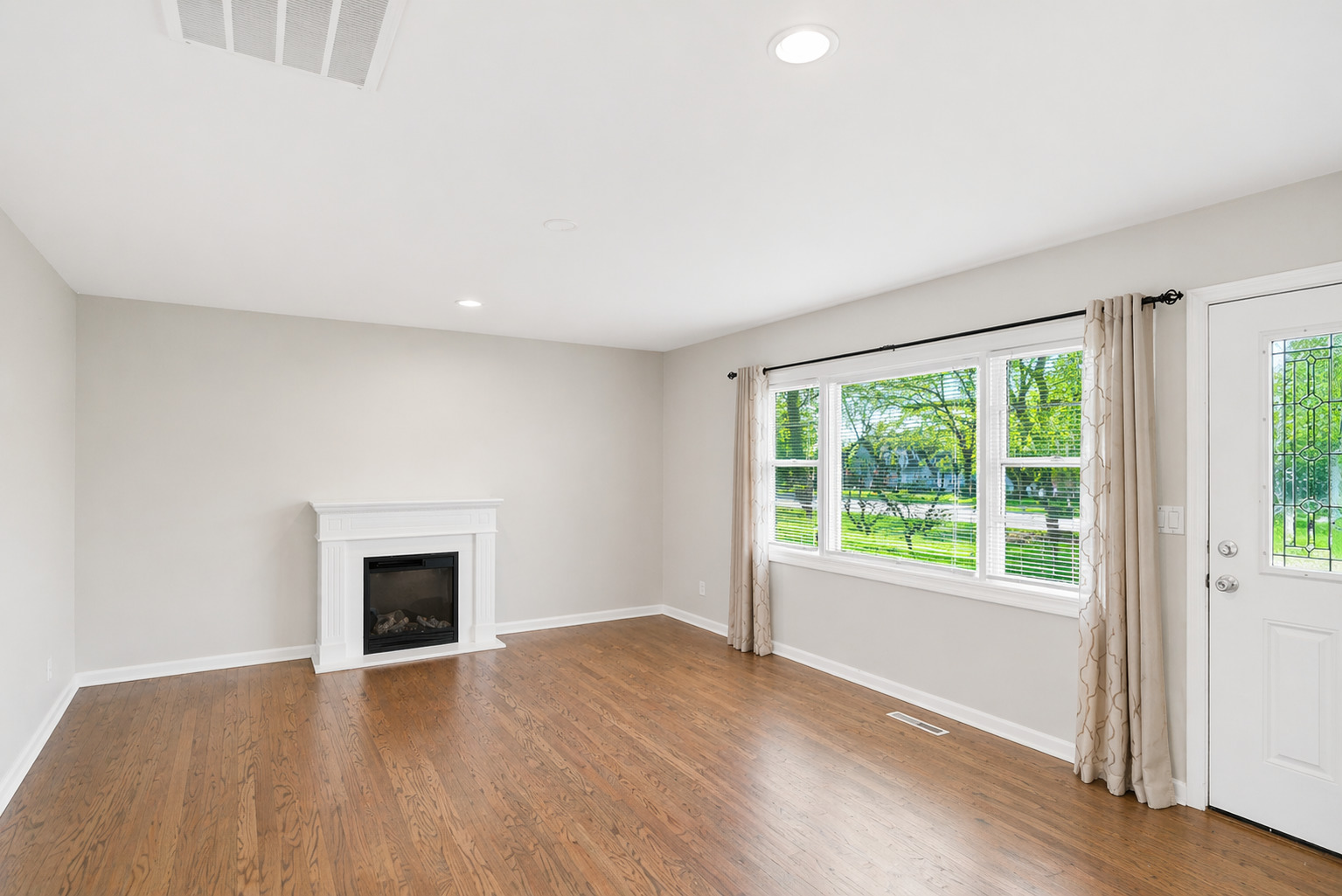 111 S Bartlett Road, Streamwood, IL