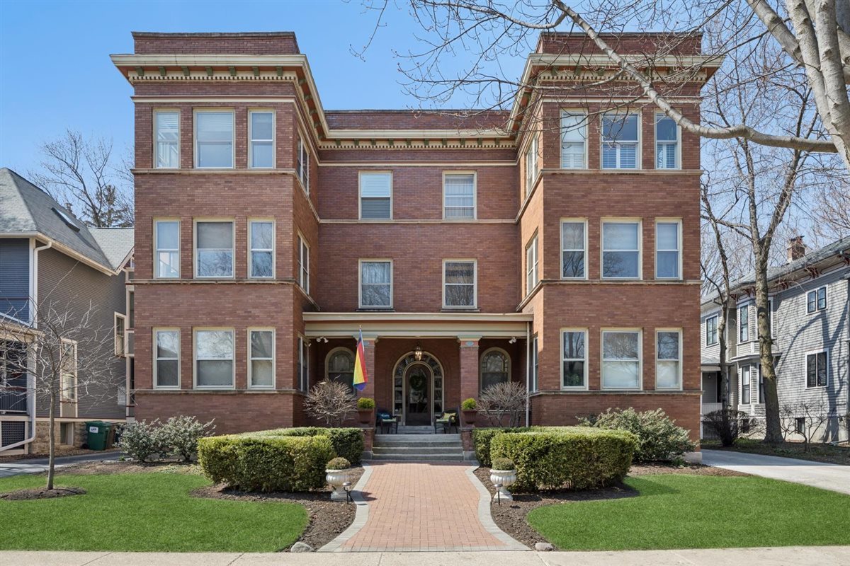 233 Clinton Avenue #3S, Oak Park, IL
