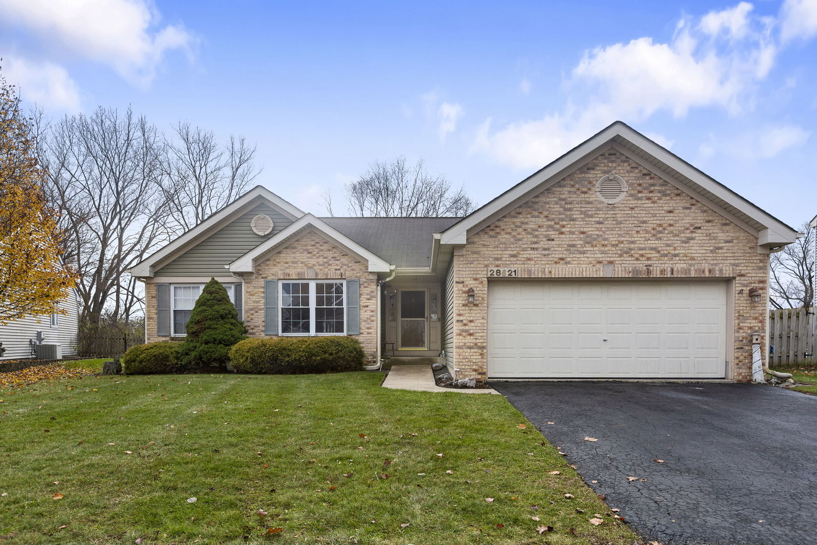 28621 Wagon Trail Road, Lakemoor, IL