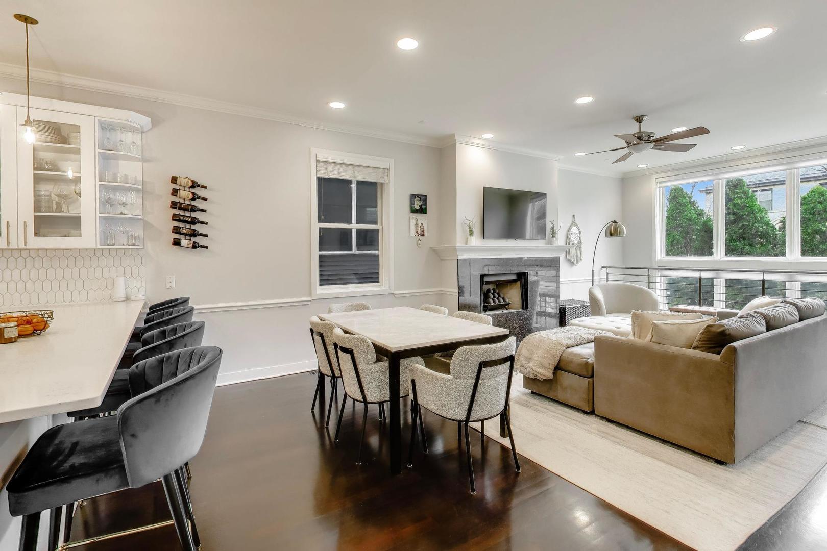 1638 W Diversey Parkway #1, Chicago, IL