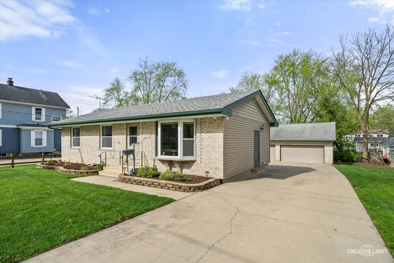 1117 Douglas Avenue, Aurora, IL
