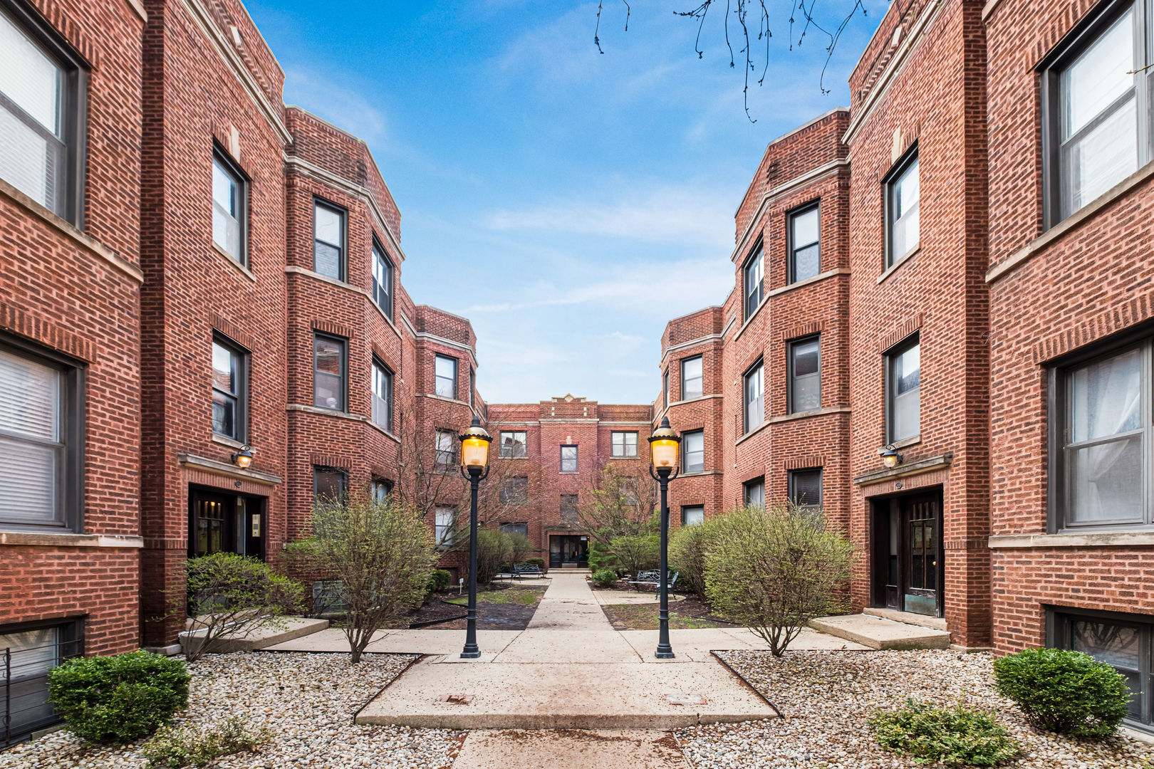 901 W Cornelia Avenue #1N, Chicago, IL