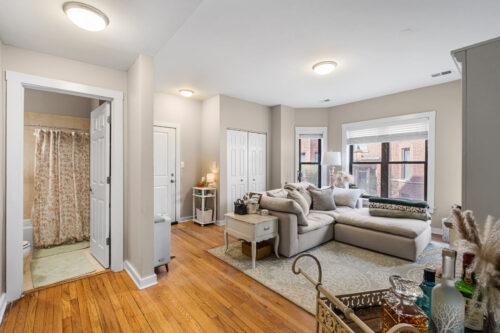 901 W Cornelia Avenue #1N, Chicago, IL