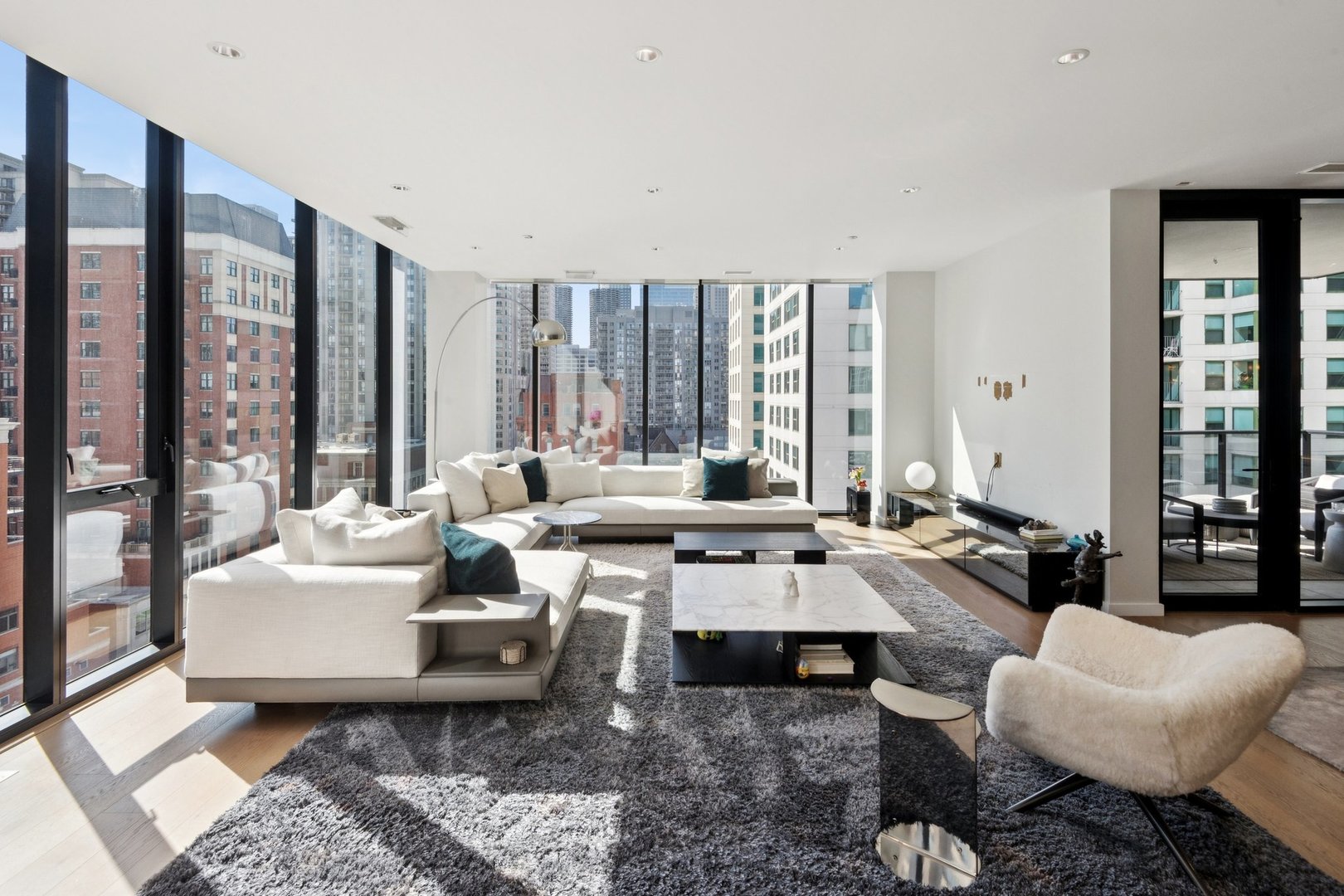 56 W HURON Street #9, Chicago, IL