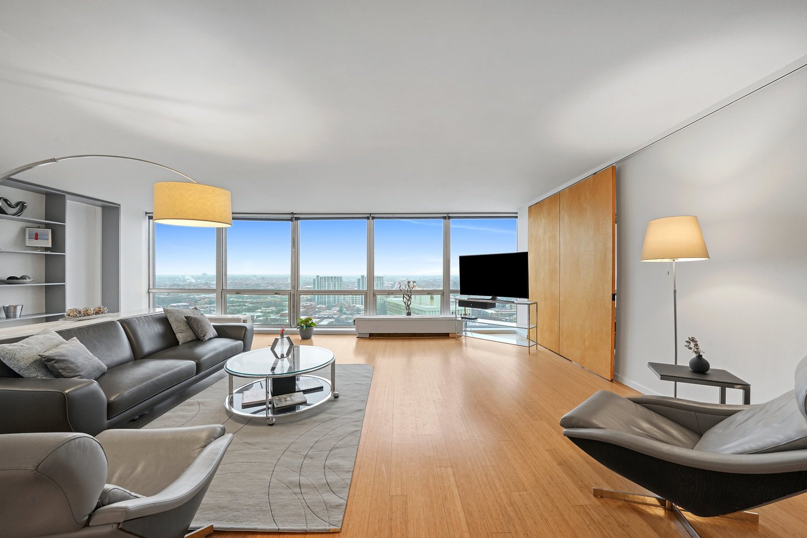 2400 N Lakeview Avenue #2705, Chicago, IL