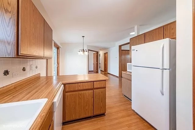 35 Evergreen Drive, Streamwood, IL