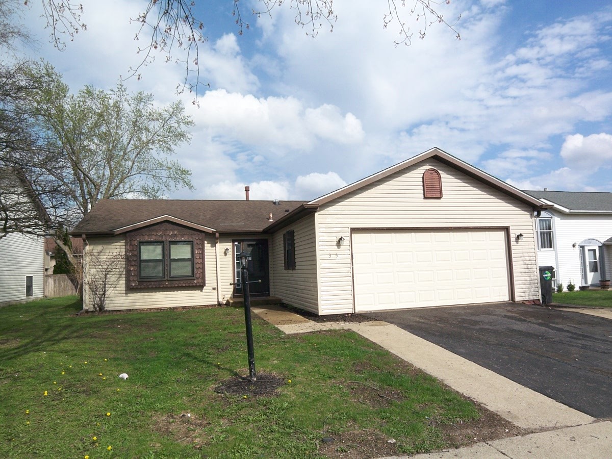35 Evergreen Drive, Streamwood, IL