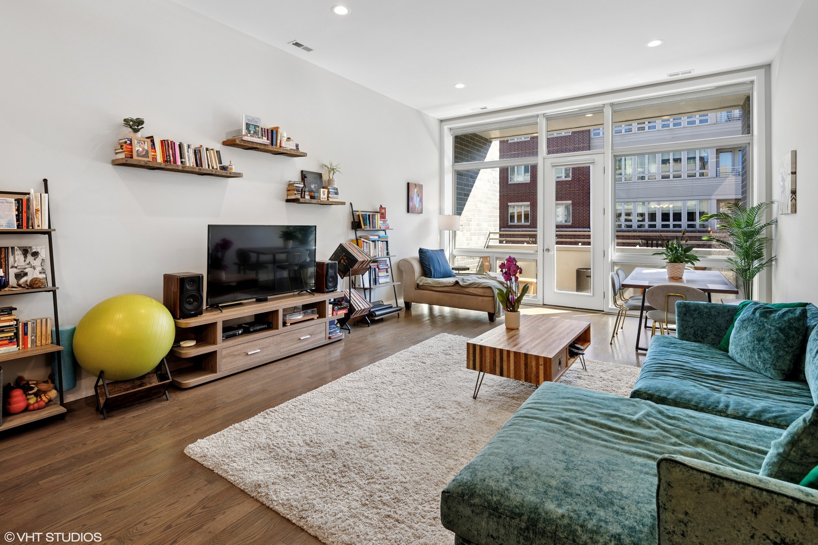 3024 W Armitage Avenue #1, Chicago, IL