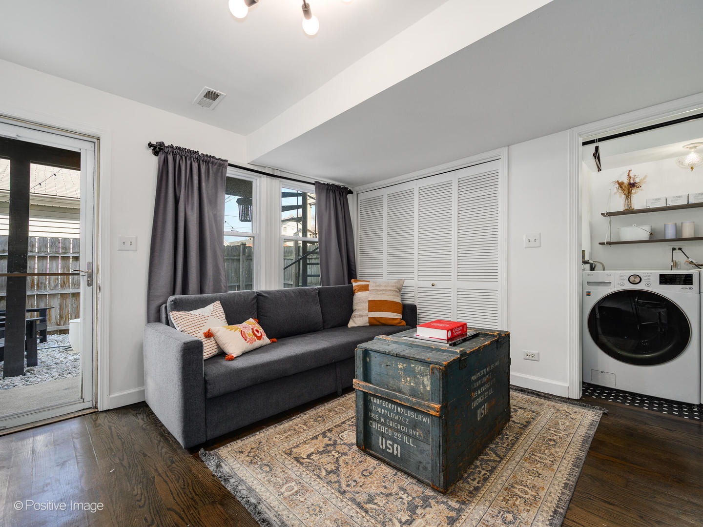 550 W 45TH Street, Chicago, IL