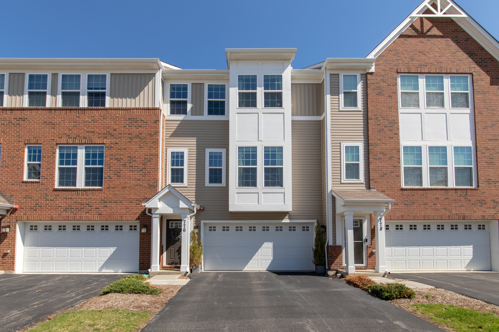 776 Rockwell Lane, Des Plaines, IL