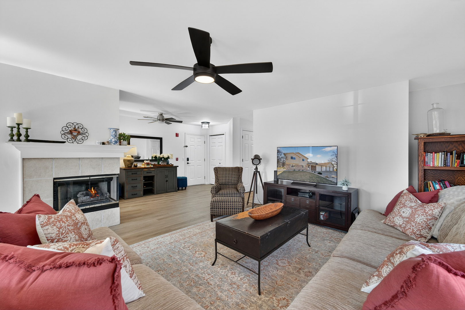 129 S Curtis Street #1121, Lake Geneva, WI