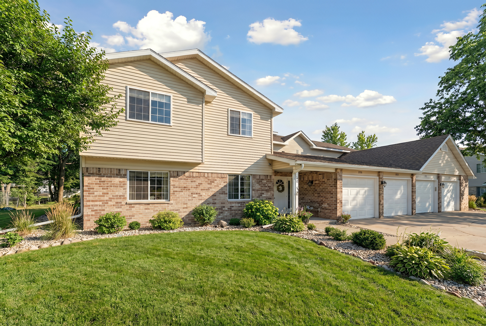 129 S Curtis Street #1121, Lake Geneva, WI