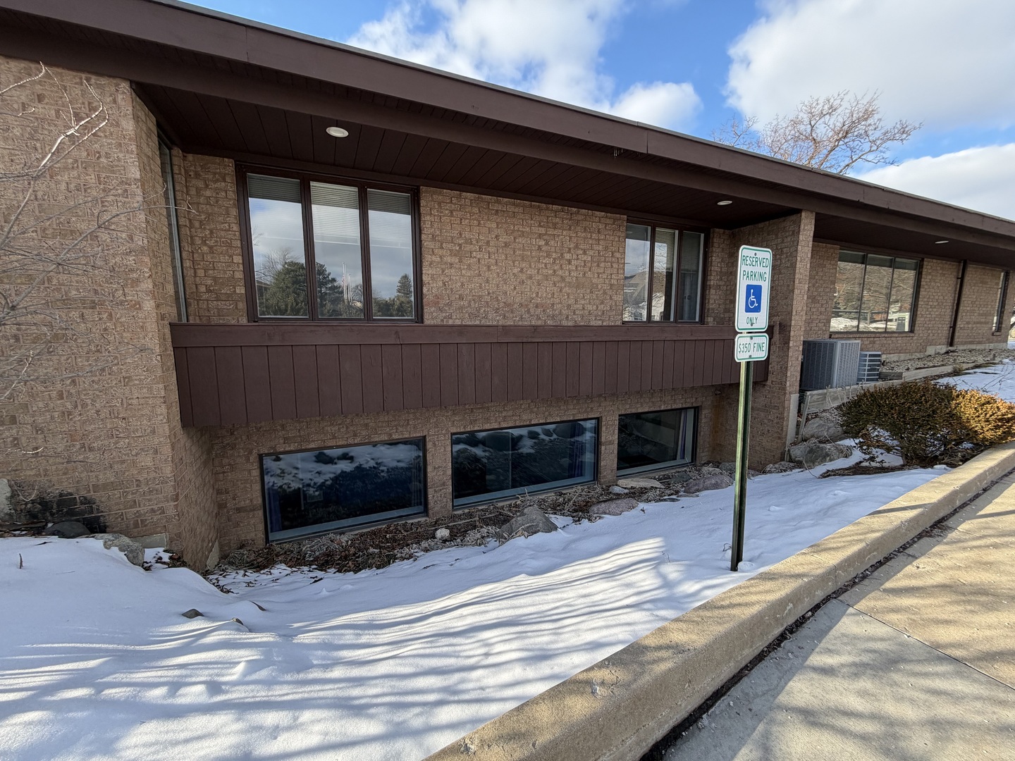 501-517 Thornhill Drive, Carol Stream, IL