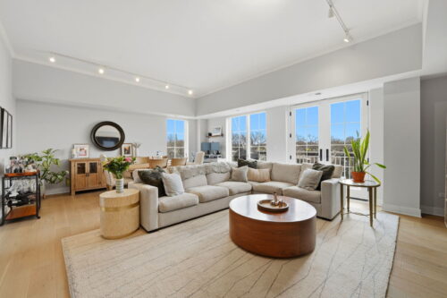 2762 N Lincoln Avenue #401, Chicago, IL