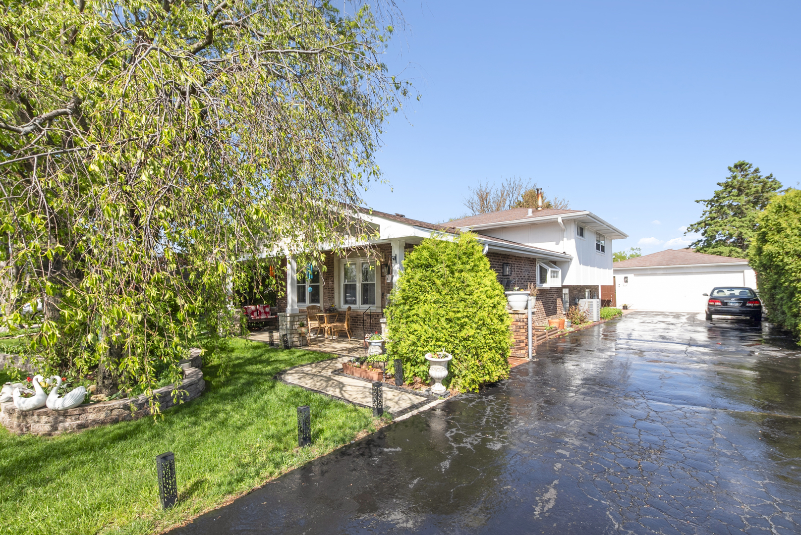 7437 Garden Lane, Justice, IL