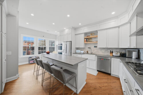 1532 W Oakdale Avenue, Chicago, IL