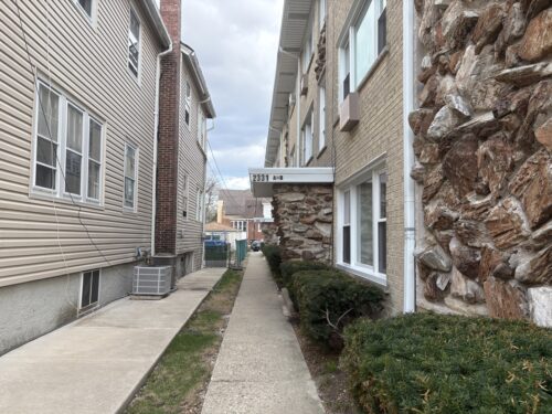 2331 N Sayre Avenue #2D, Chicago, IL