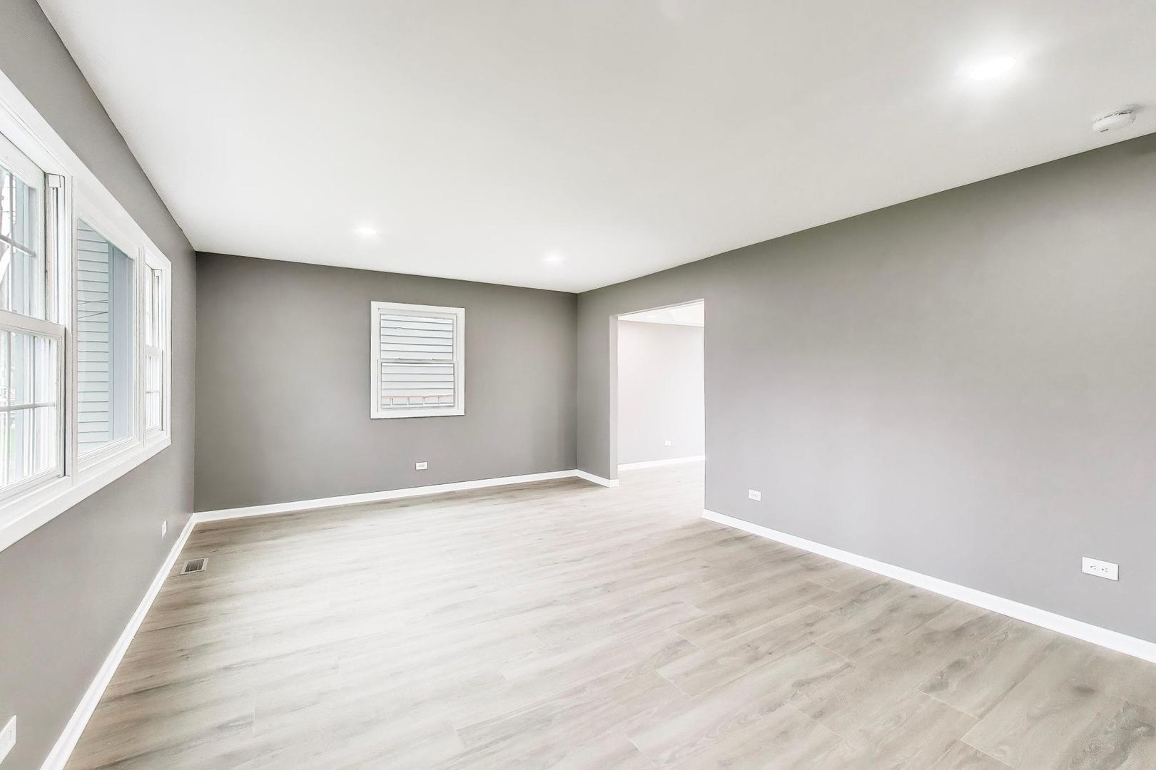 2904 Gregg Drive, McHenry, IL