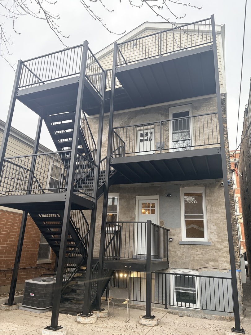 2719 W AUGUSTA Street #1, Chicago, IL