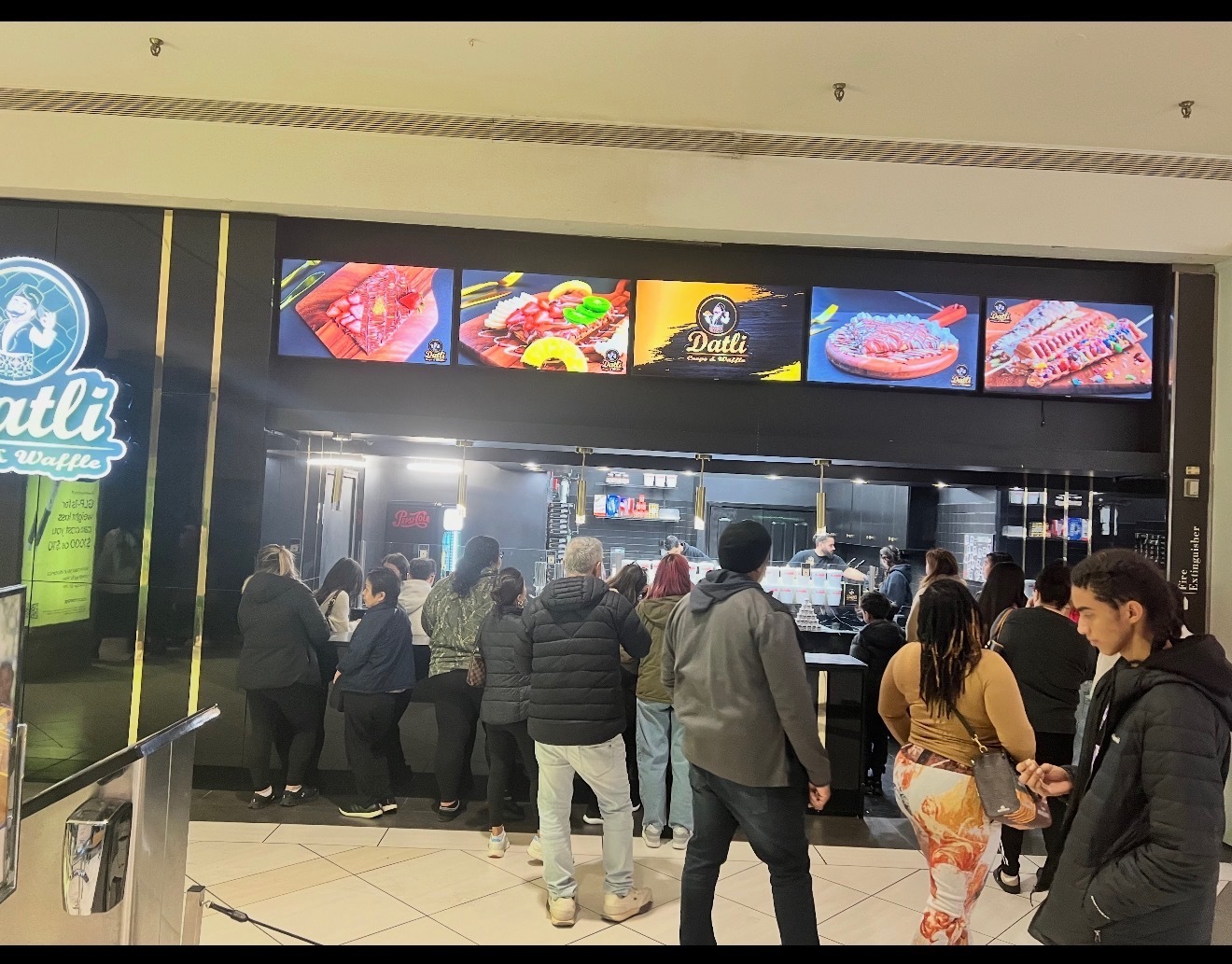 5 Woodfield Mall #G135, Schaumburg, IL