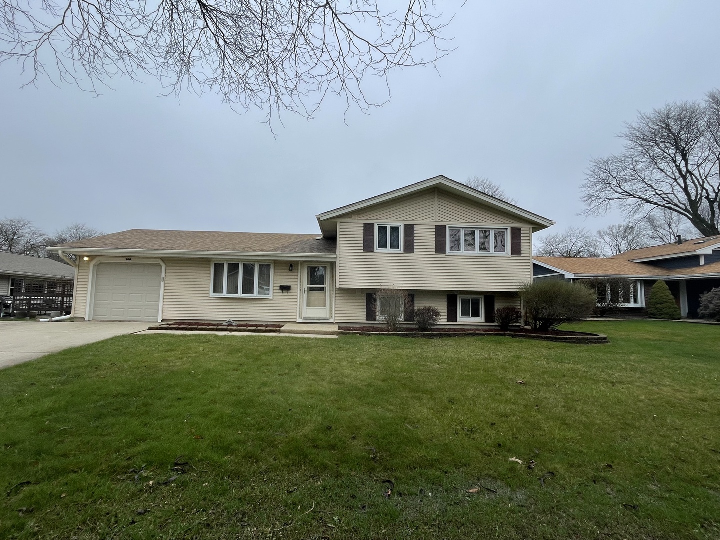 900 Georgean Lane, Schaumburg, IL