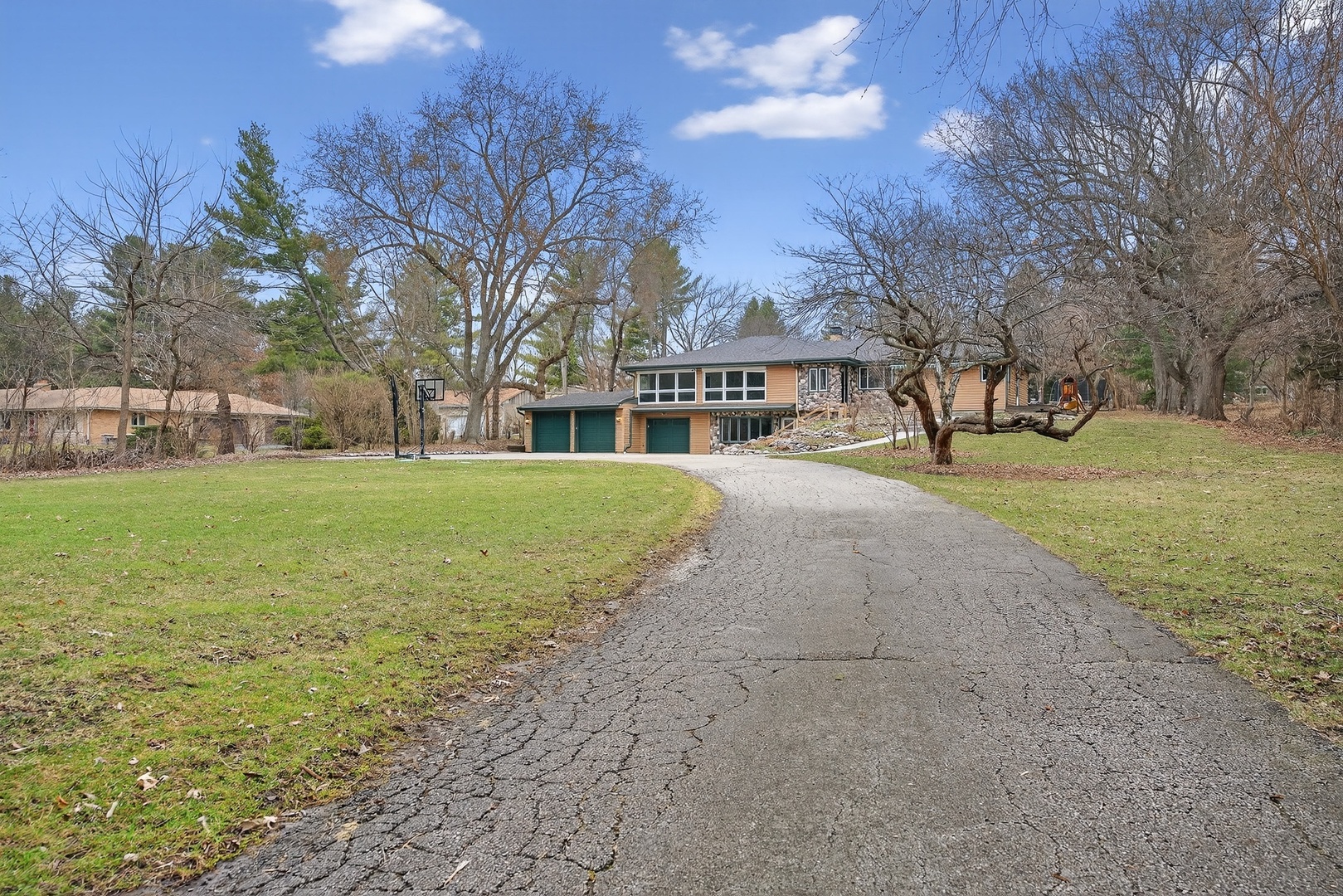 38W042 Silver Glen Road, St. Charles, IL