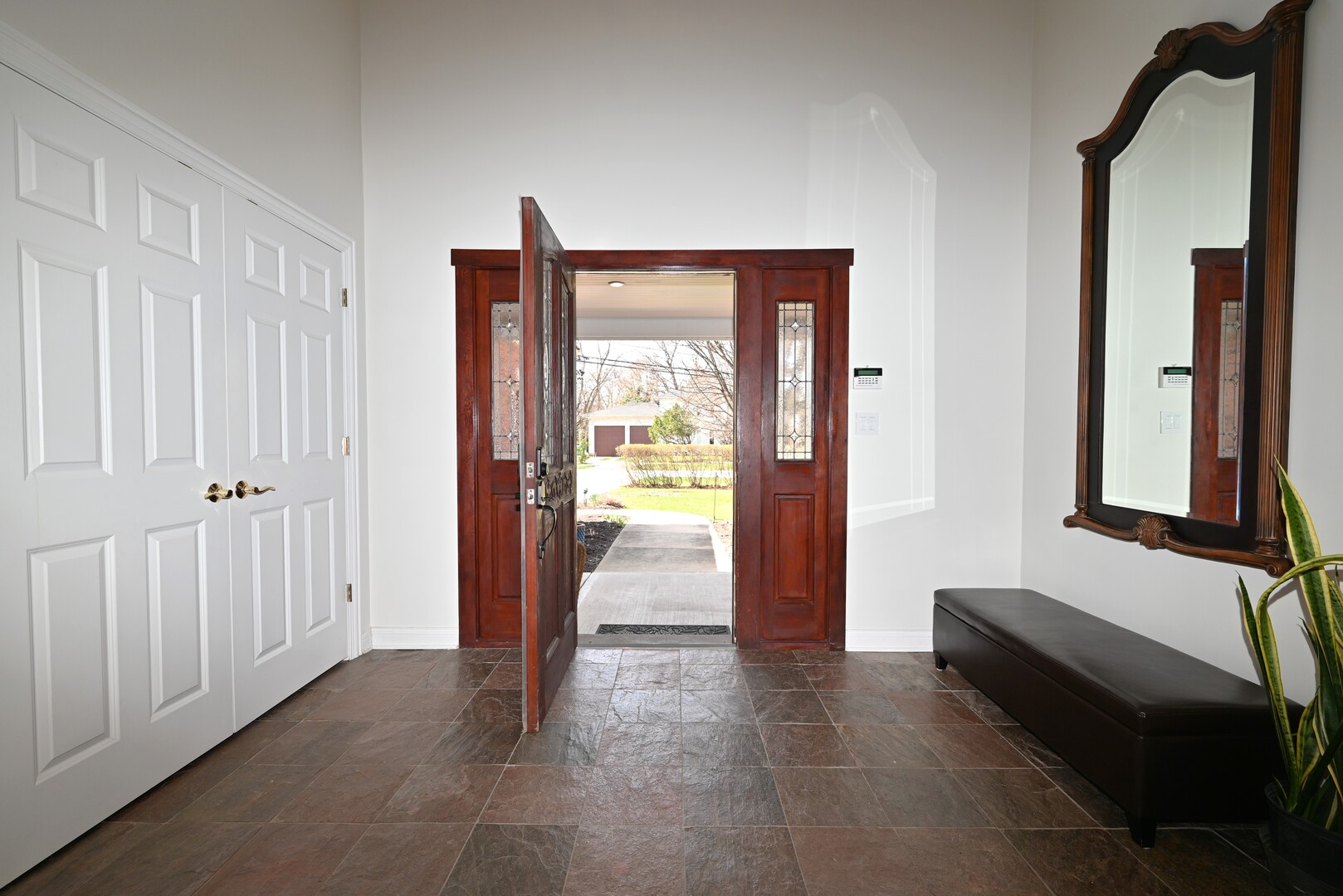 175 LAGOON Drive, Northfield, IL