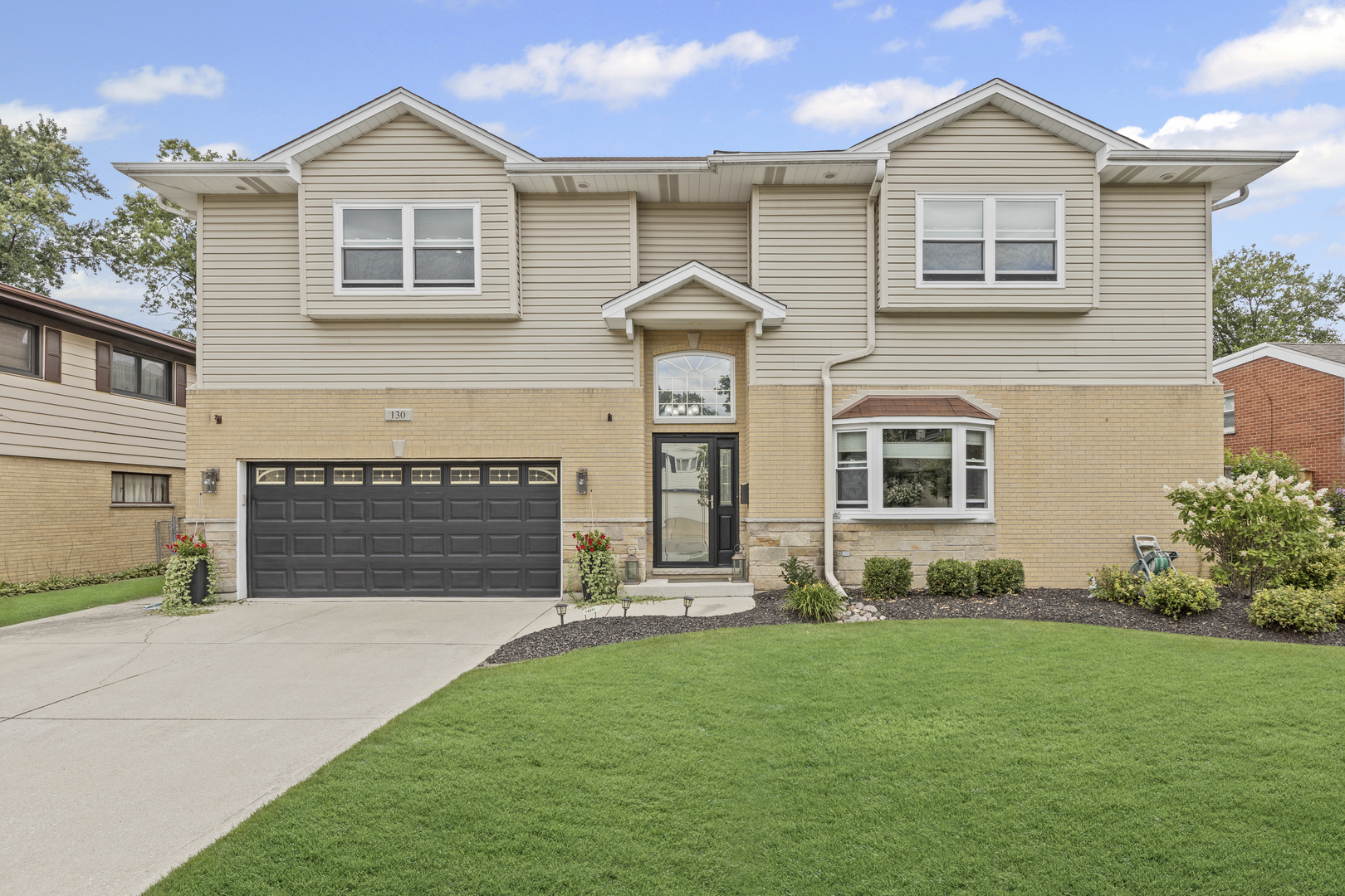 130 S Elm Tree Lane, Elmhurst, IL