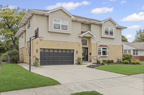 130 S Elm Tree Lane, Elmhurst, IL