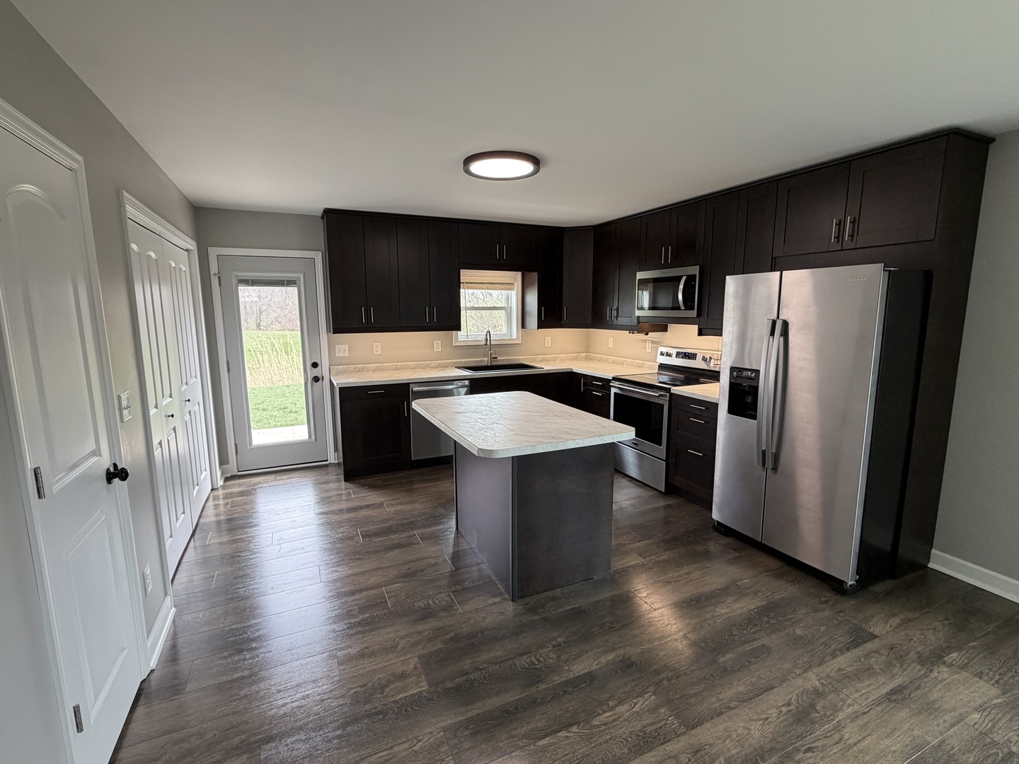 1099 Madison Avenue, Braidwood, IL