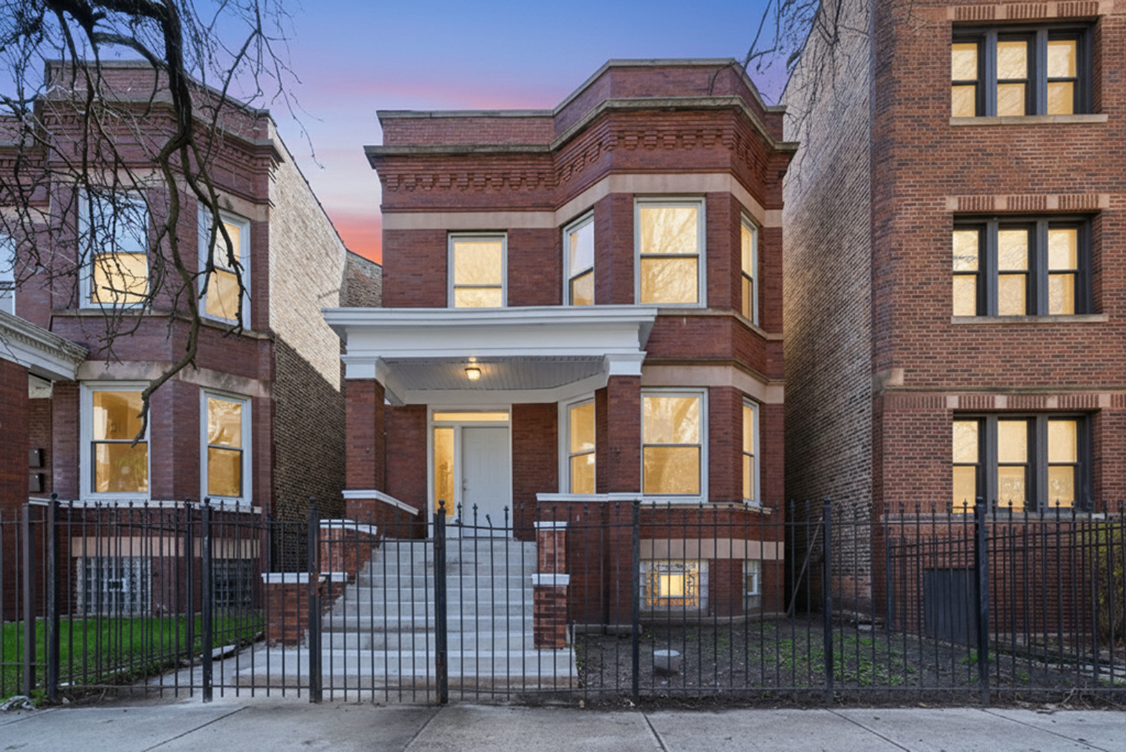 7353 S Blackstone Avenue, Chicago, IL