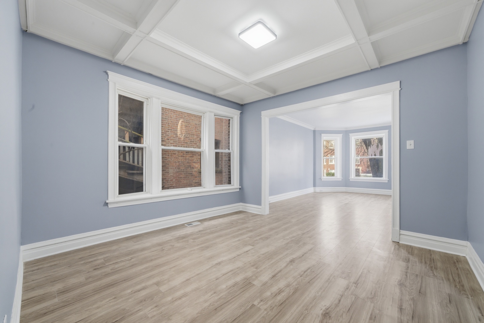 7353 S Blackstone Avenue, Chicago, IL