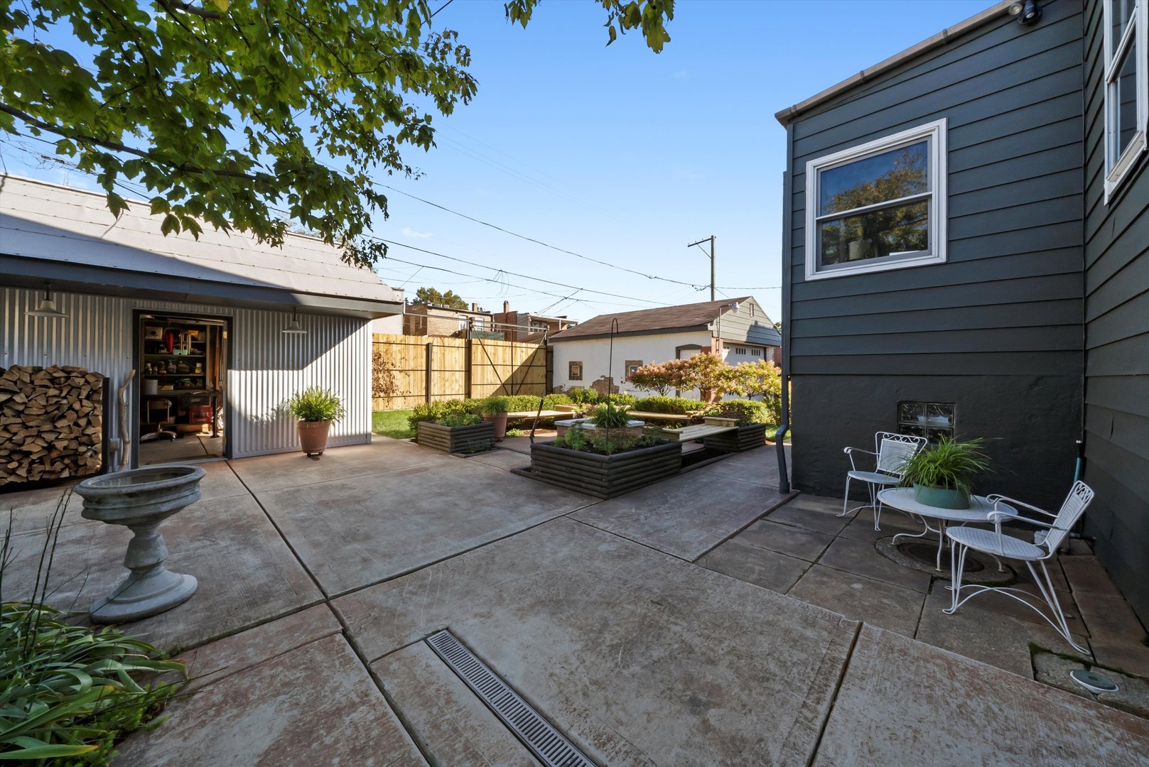 1529 N Harding Avenue, Chicago, IL