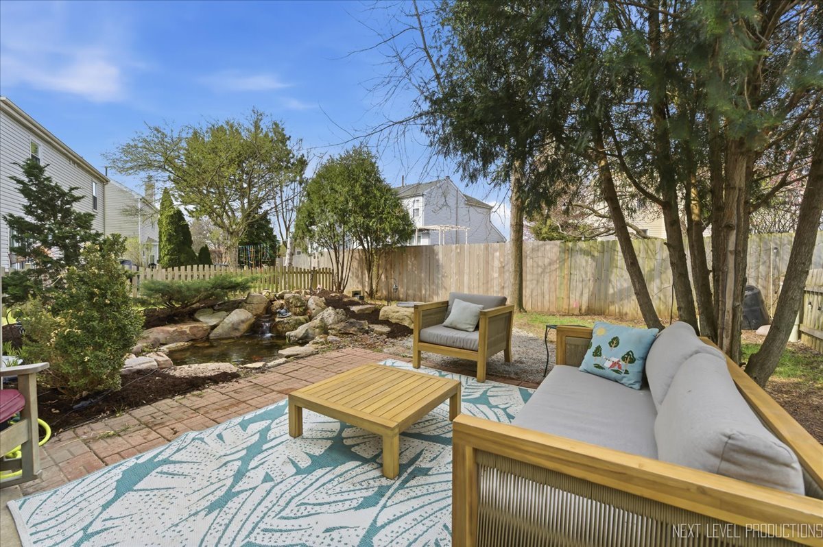 620 GREEN MEADOW Lane, Geneva, IL