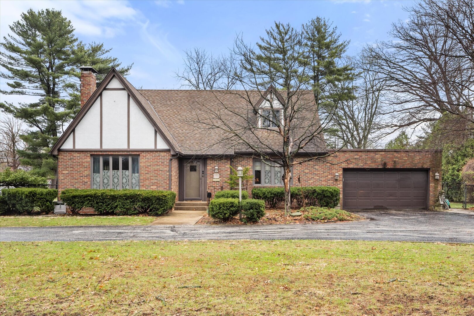 1015 N Lowden Road, Streator, IL