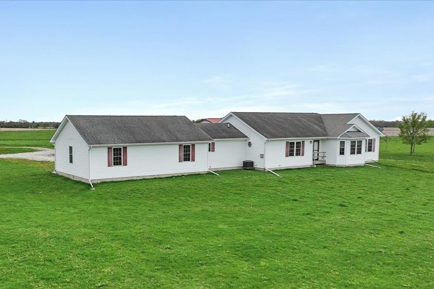 2136 N 34th Road, Ottawa, IL