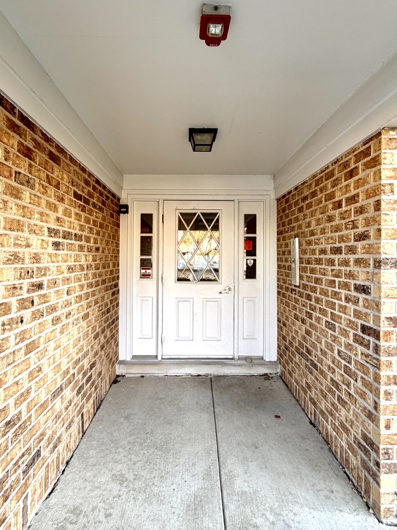 1212 Williamsport Drive #4, Westmont, IL