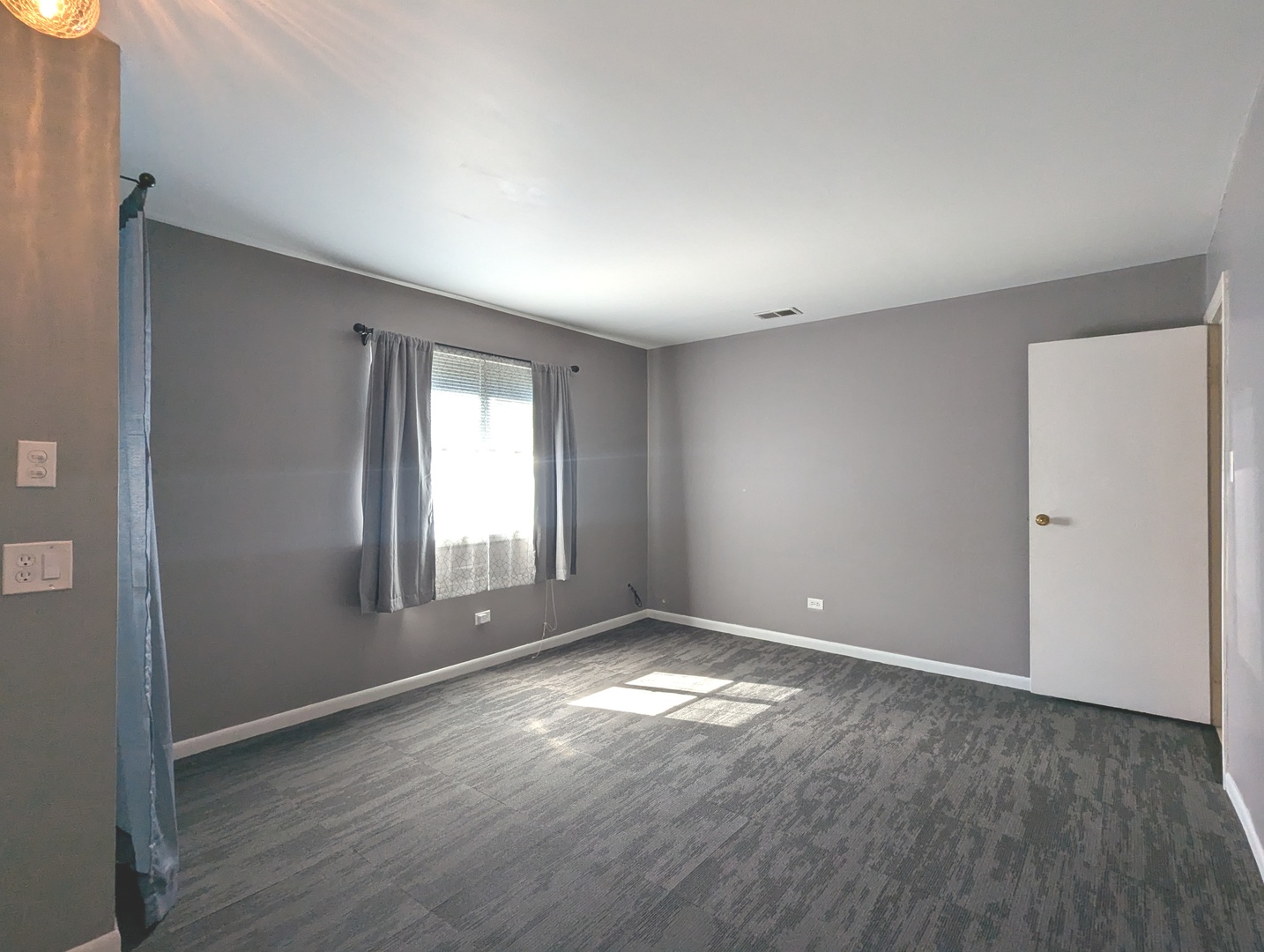 8473 ARCHER Avenue #104, Willow Springs, IL