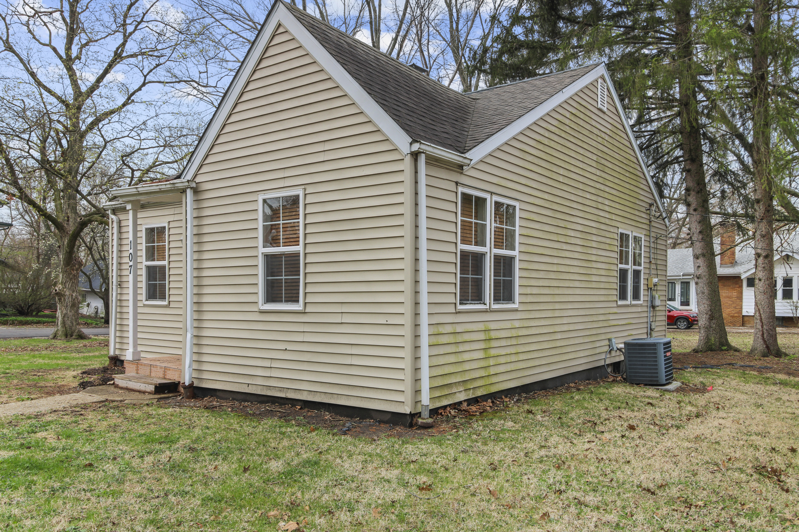 107 S Draper Avenue, Champaign, IL