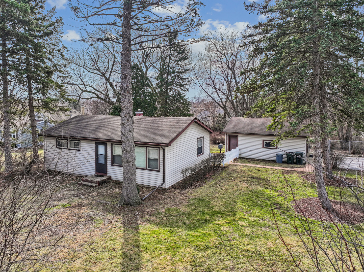 1484 N Hicks Road, Palatine, IL