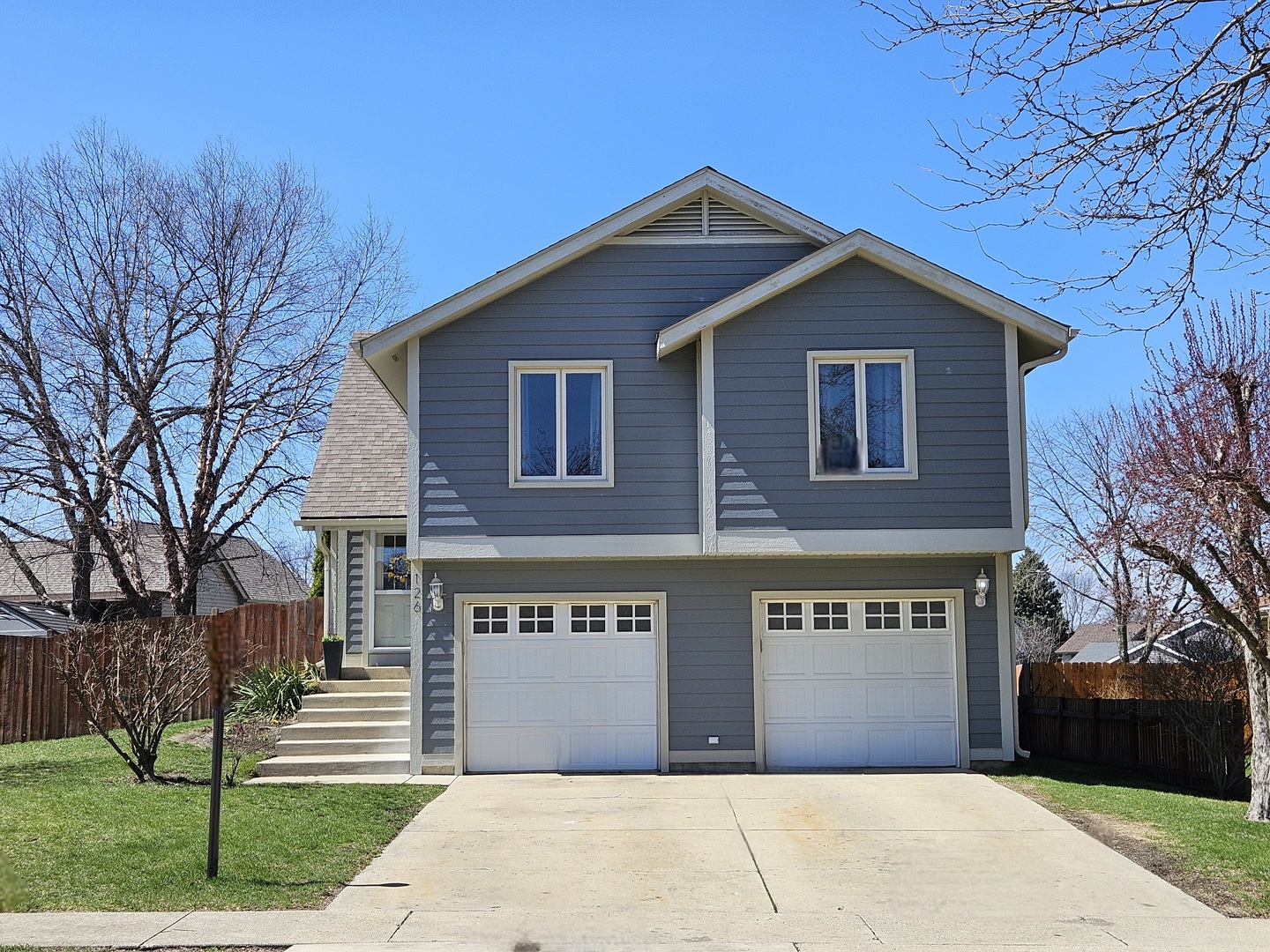 126 Borris Circle, Streamwood, IL