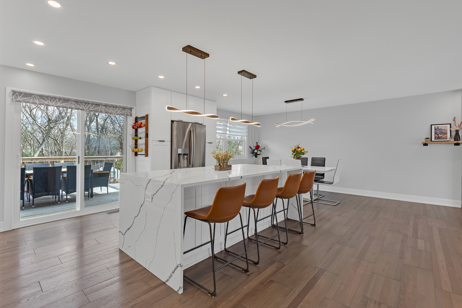 1135 N King Charles Court, Palatine, IL