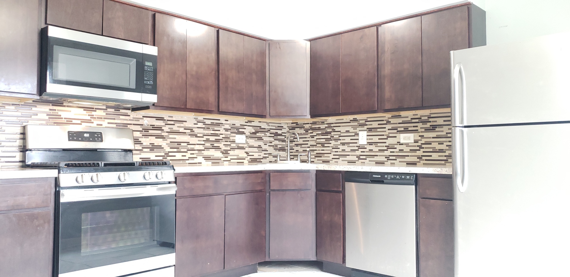 239 Malibu Drive, Bolingbrook, IL
