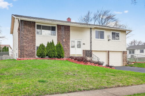 1432 James Way, Elk Grove Village, IL