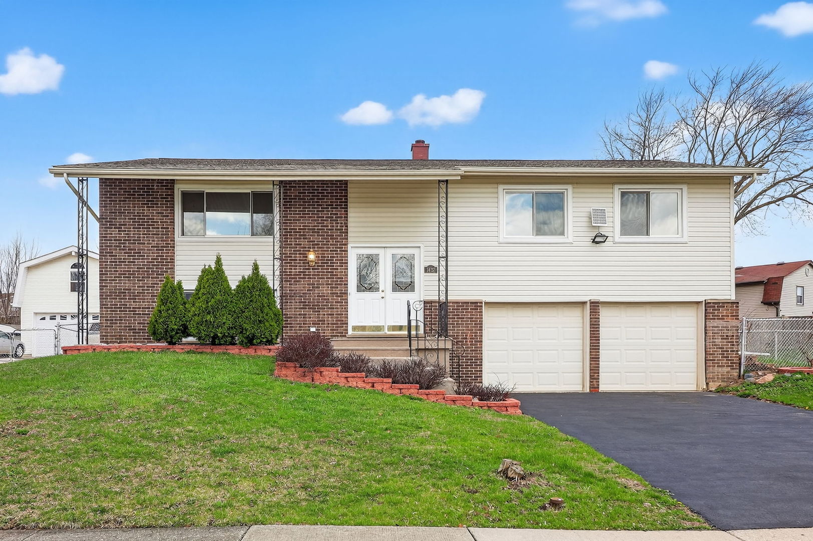 1432 James Way, Elk Grove Village, IL